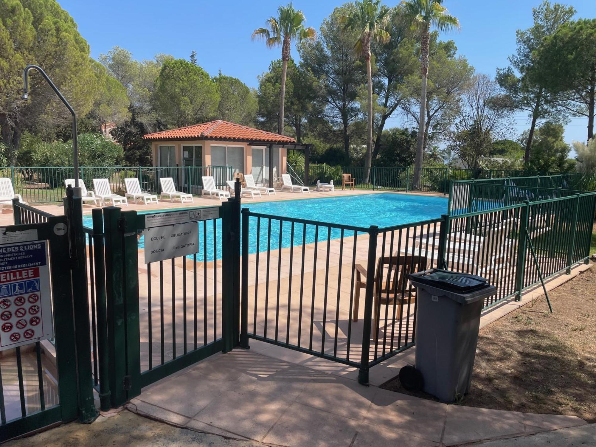 2 Pieces Saint Raphael Renove, Classe 4 Etoiles, 100 M Plages, Piscine, Tennis, Parc, Terrasse, Jardin Privatif Экстерьер фото