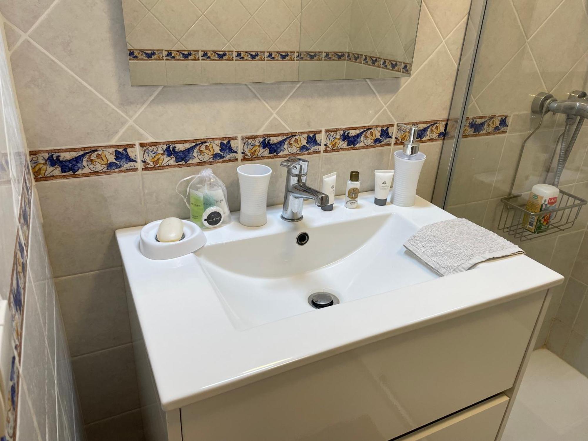 2 Pieces Saint Raphael Renove, Classe 4 Etoiles, 100 M Plages, Piscine, Tennis, Parc, Terrasse, Jardin Privatif Экстерьер фото